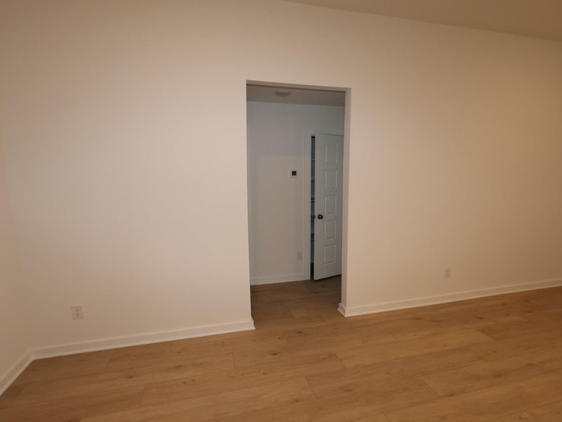 Spacious, unfurnished interior of a new home in Summerview, Fulshear (Image 23).