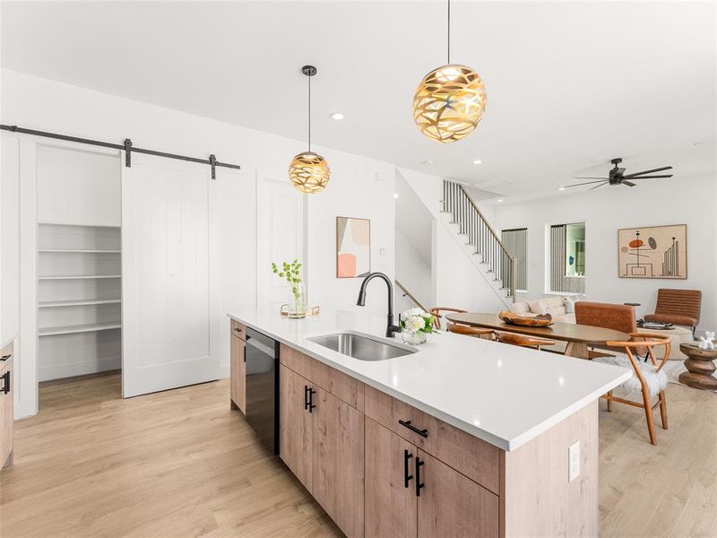 Quartz countertops. Quartz countertops.