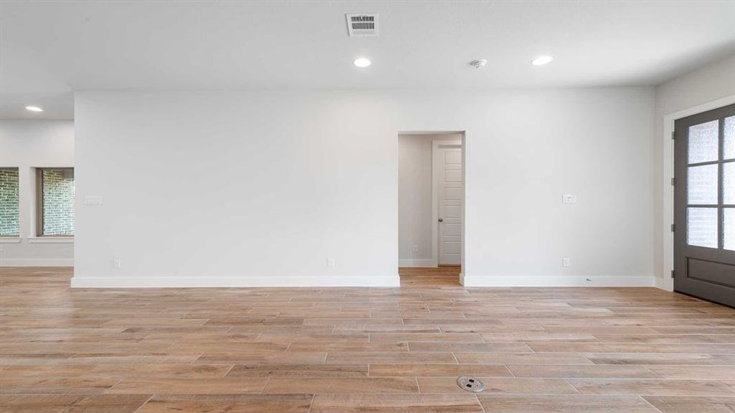 Spacious, unfurnished interior of a new home in The Heights At Uptown Celina 45', Celina (Image 17). Spacious, unfurnished interior of a new home in The Heights At Uptown Celina 45', Celina (Image 17).