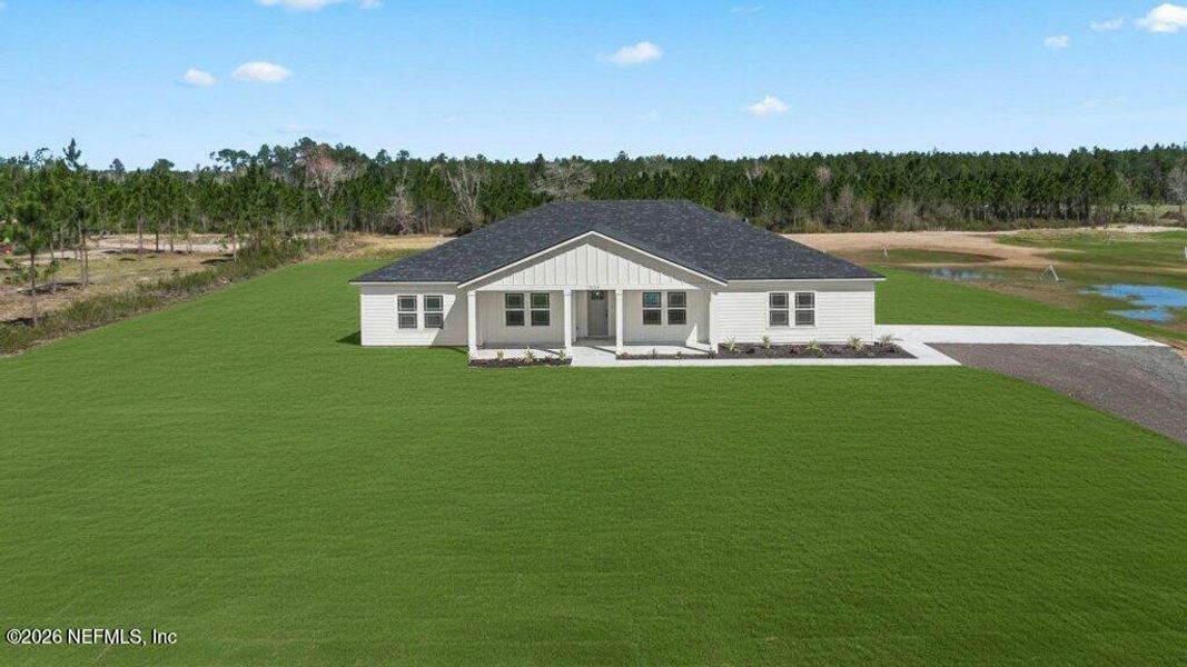 Exterior details and patio area of a home in , Starke (Image 3).