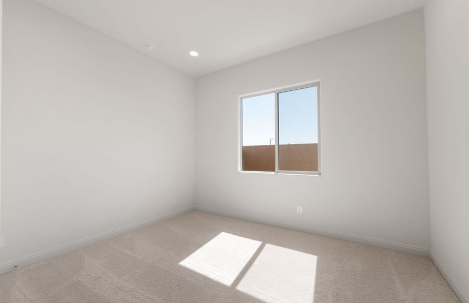 Spacious, unfurnished interior of a new home in Artisan at Asante, Surprise (Image 27).