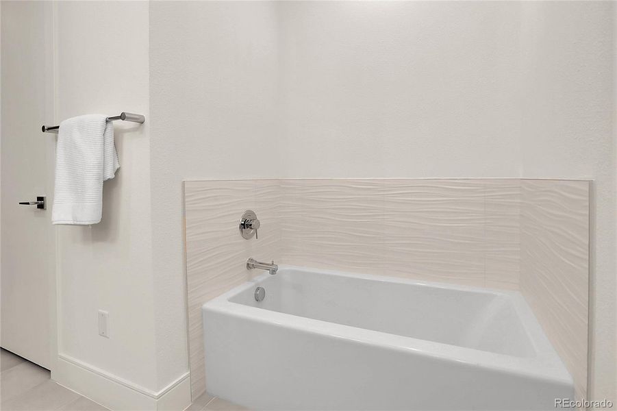 Primary 5 Piece Ensuite Primary 5 Piece Ensuite