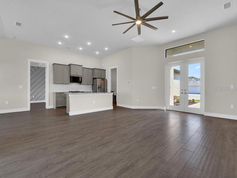 Spacious, unfurnished interior of a new home in , Port Charlotte (Image 18).