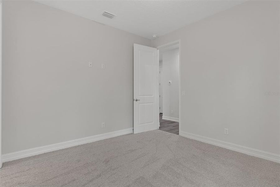 Spacious, unfurnished interior of a new home in Pine Ridge Estates, Beverly Hills (Image 19).