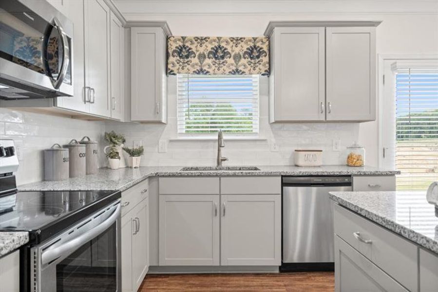 Furnished interior view inside a new home in Victoria Heights, Dallas (Image 11).