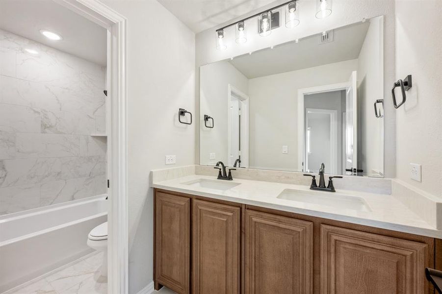 Furnished interior view inside a new home in Eagle Glen 50, Alvarado (Image 16). Furnished interior view inside a new home in Eagle Glen 50, Alvarado (Image 16).