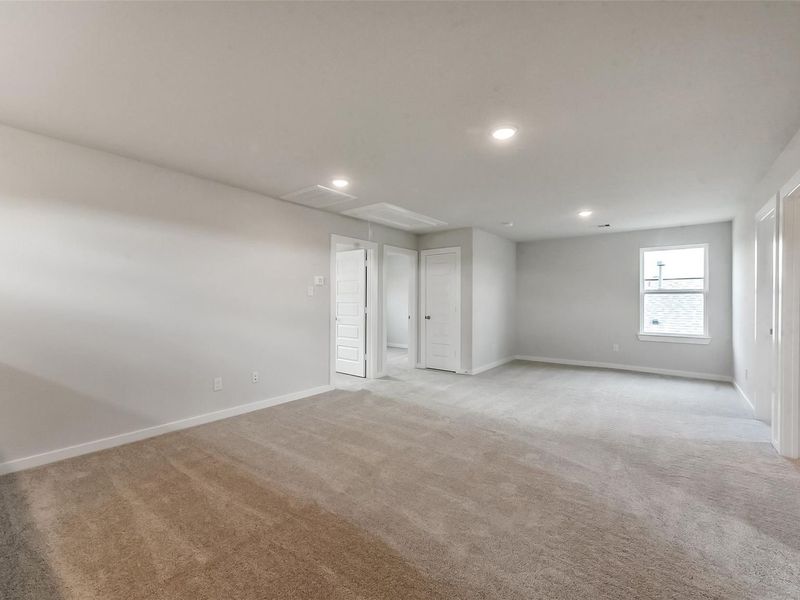 Spacious, unfurnished interior of a new home in The Villages at WestPointe, Dayton (Image 39).