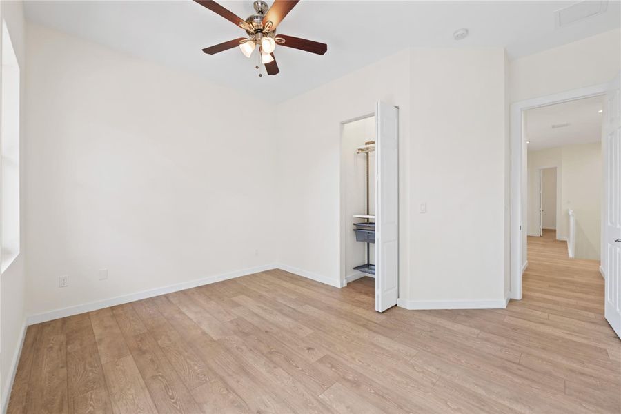 Spacious, unfurnished interior of a new home in , Fort Lauderdale (Image 20).