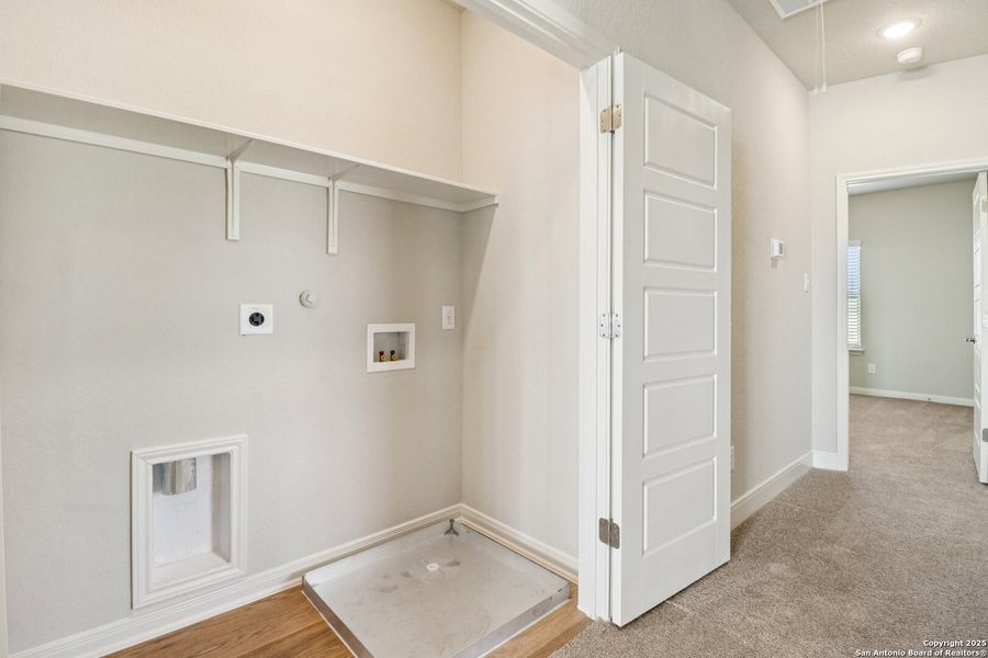 Spacious, unfurnished interior of a new home in Magnolia Village, San Antonio (Image 22). Spacious, unfurnished interior of a new home in Magnolia Village, San Antonio (Image 22).