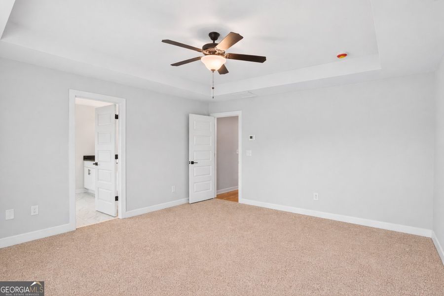 Spacious, unfurnished interior of a new home in The Fairways at Mirror Lake, Villa Rica (Image 38).