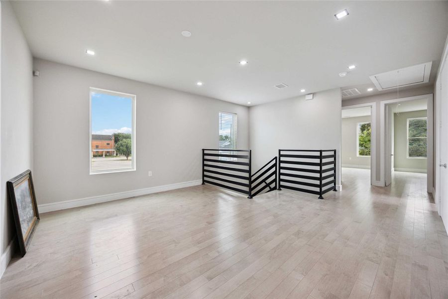 Spacious, unfurnished interior of a new home in , Houston (Image 26).