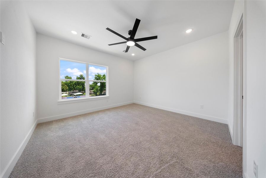 Spacious, unfurnished interior of a new home in , Houston (Image 20).