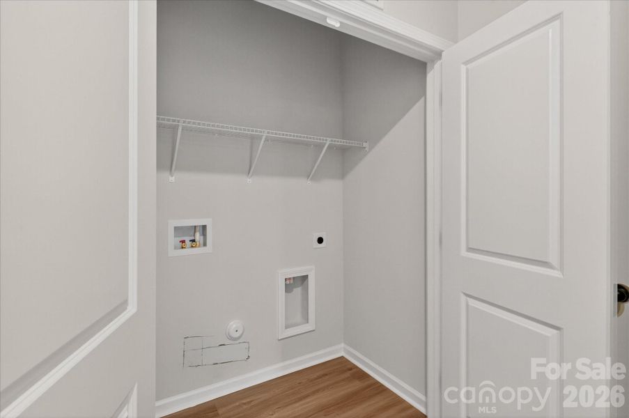 Spacious, unfurnished interior of a new home in Stagecoach Station, Gastonia (Image 24).