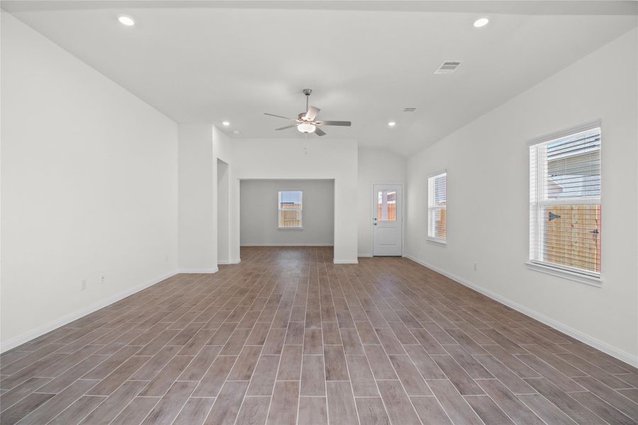 Spacious, unfurnished interior of a new home in Harmony Cove, Humble (Image 18). Spacious, unfurnished interior of a new home in Harmony Cove, Humble (Image 18).