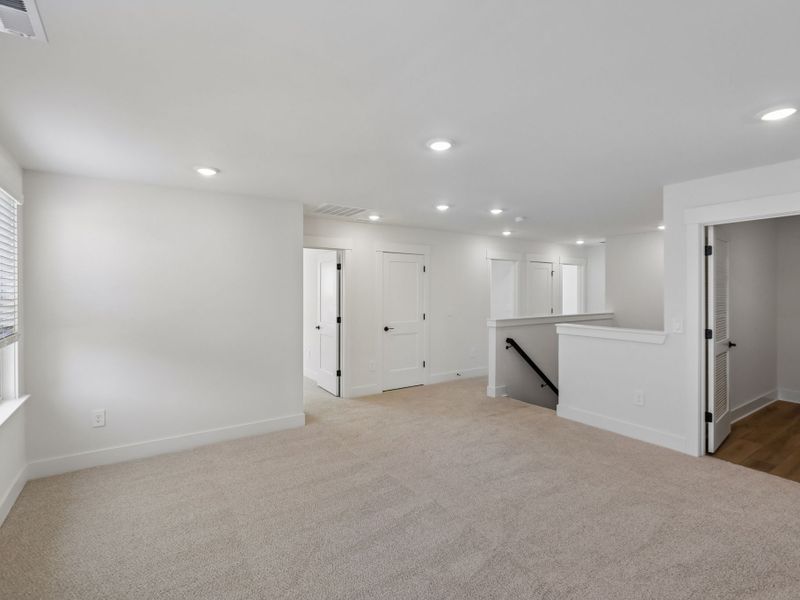 Spacious, unfurnished interior of a new home in Watkins Glen, Raleigh (Image 19). Spacious, unfurnished interior of a new home in Watkins Glen, Raleigh (Image 19).