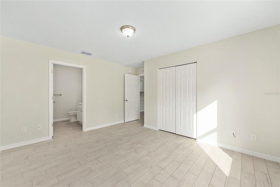 Spacious, unfurnished interior of a new home in , Ocala (Image 28).