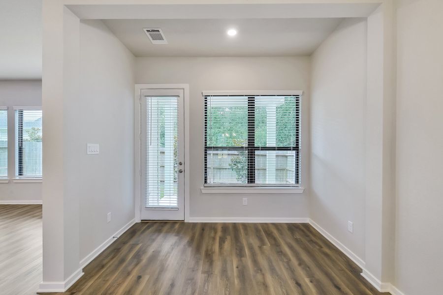 Spacious, unfurnished interior of a new home in Summer Place  35', Montgomery (Image 41).
