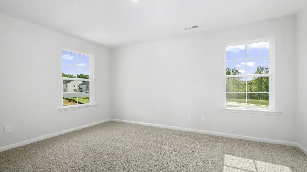 Spacious, unfurnished interior of a new home in Willow Mill, Thomasville (Image 18).