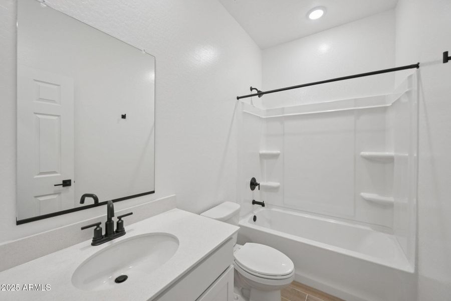 30-web-or-mls-W Bowker St-S2607-030