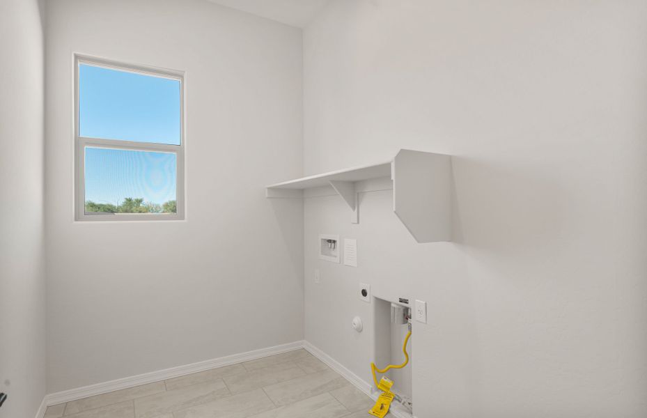 Spacious, unfurnished interior of a new home in Sun City Anthem at Merrill Ranch, Florence (Image 26).