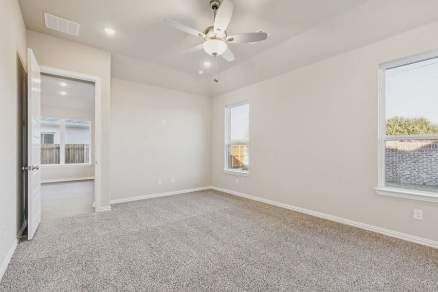 Spacious, unfurnished interior of a new home in Summer Crest, Crowley (Image 19). Spacious, unfurnished interior of a new home in Summer Crest, Crowley (Image 19).