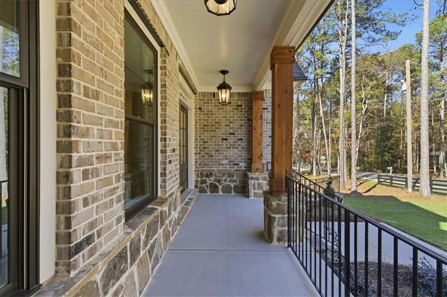 Exterior details and patio area of a home in Ford Landing, Acworth (Image 4).