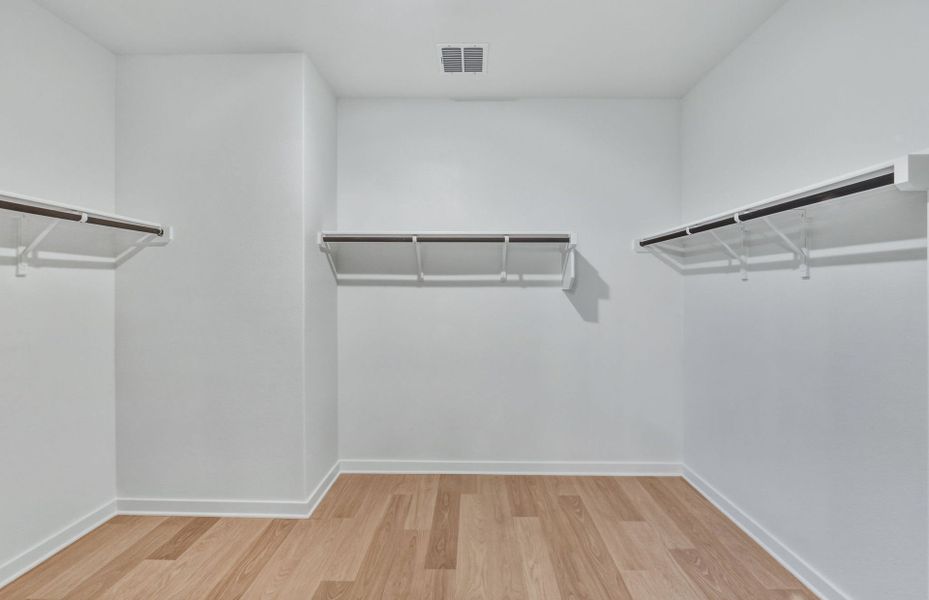 Spacious, unfurnished interior of a new home in Sunfield, Buda (Image 38). Spacious, unfurnished interior of a new home in Sunfield, Buda (Image 38).