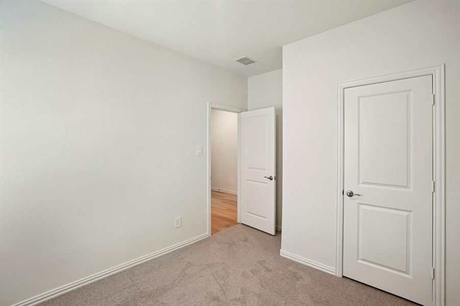 Photo is not of the actual home, but is an inspirational photo of builder’s model home and may depict options, furnishings, and/or decorator features that are not included. Photo is not of the actual home, but is an inspirational photo of builder’s model home and may depict options, furnishings, and/or decorator features that are not included.