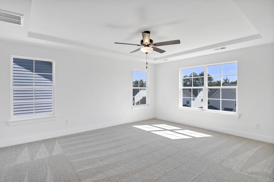 Spacious, unfurnished interior of a new home in Ashton Lakes, Lexington (Image 30).