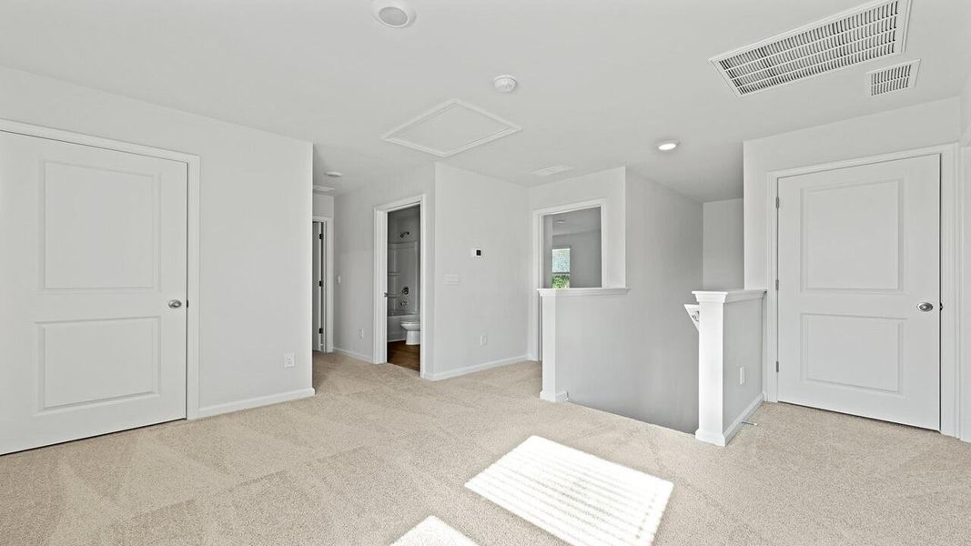 Spacious, unfurnished interior of a new home in Lakeview at Kitfield, Moncks Corner (Image 13).