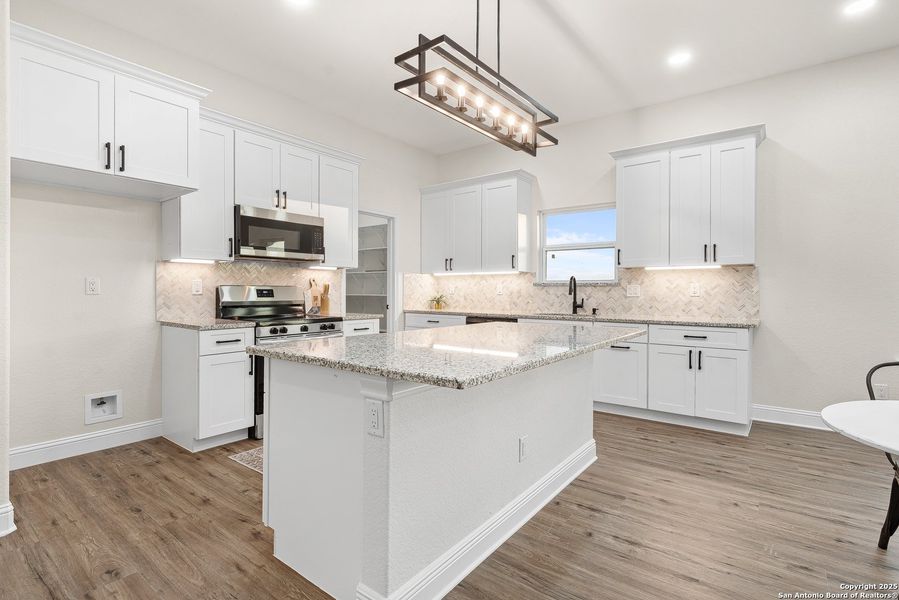 Furnished interior view inside a new home in , La Vernia (Image 15).