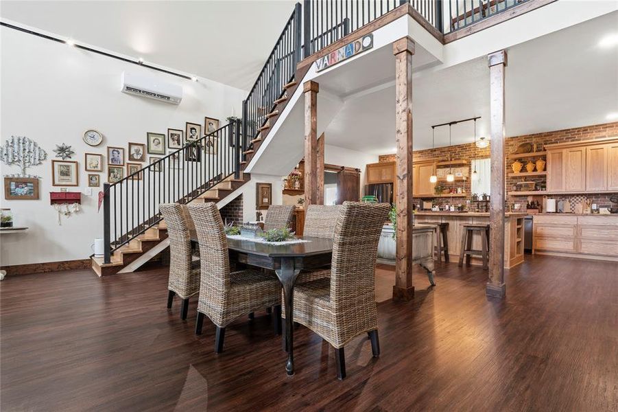 Furnished interior view inside a new home in , Tolar (Image 22).