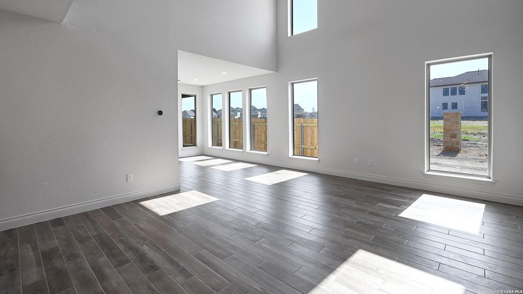 Spacious, unfurnished interior of a new home in Legacy at Lake Dunlap, New Braunfels (Image 18).