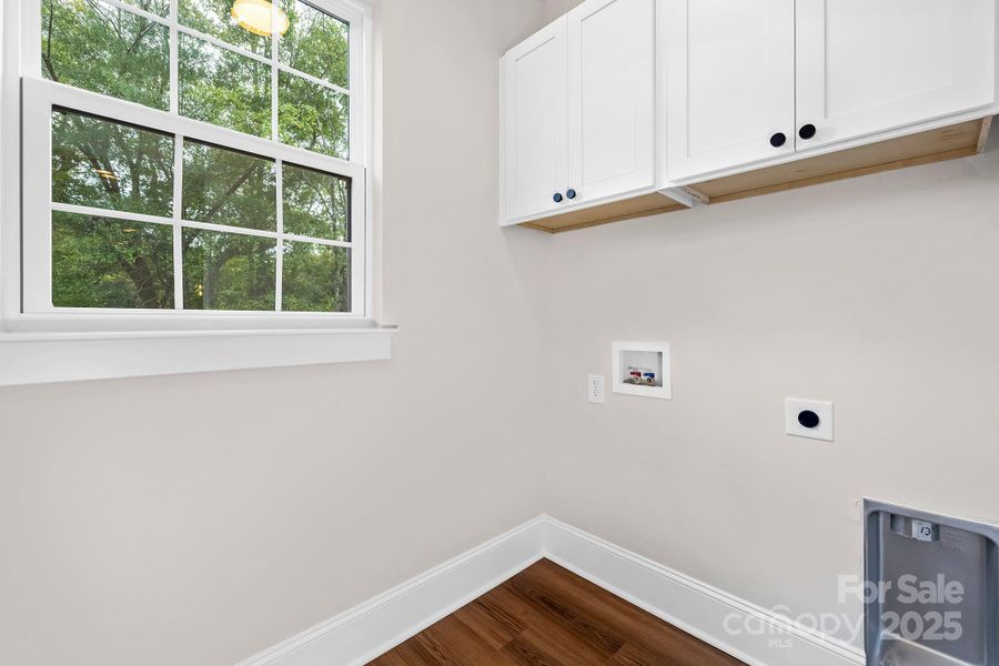 Spacious, unfurnished interior of a new home in , Stanley (Image 23).