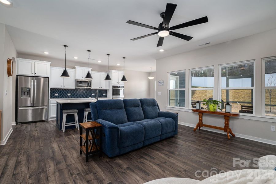 Great Room/Kitchen Great Room/Kitchen