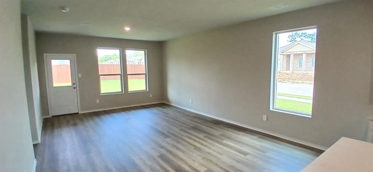Spacious, unfurnished interior of a new home in The Canyons, Keene (Image 7).
