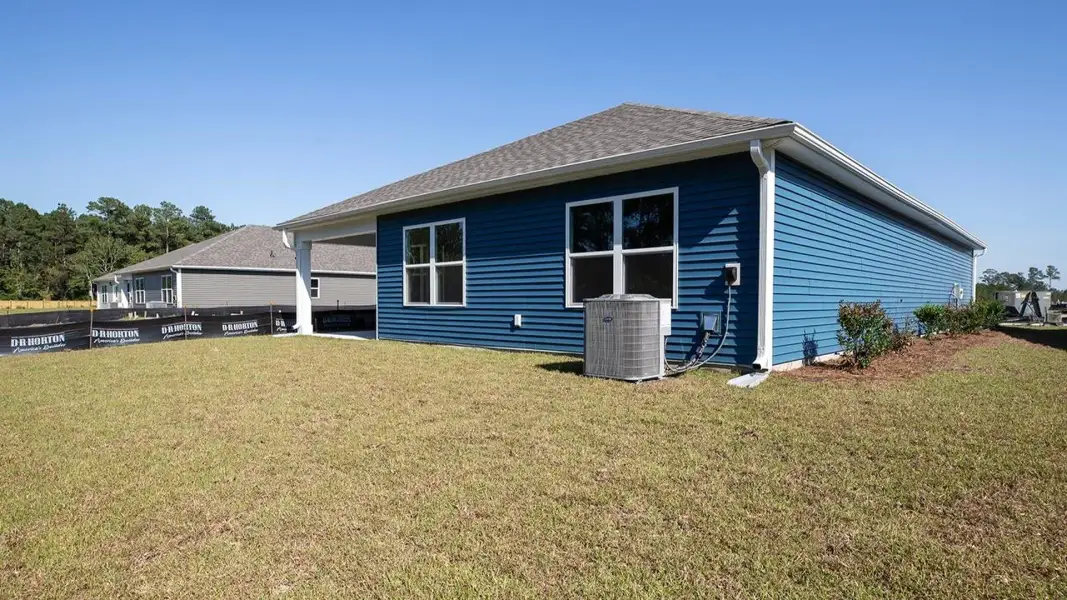 Exterior details and patio area of a home in Merchant Point, Jacksonville (Image 2). Exterior details and patio area of a home in Merchant Point, Jacksonville (Image 2).