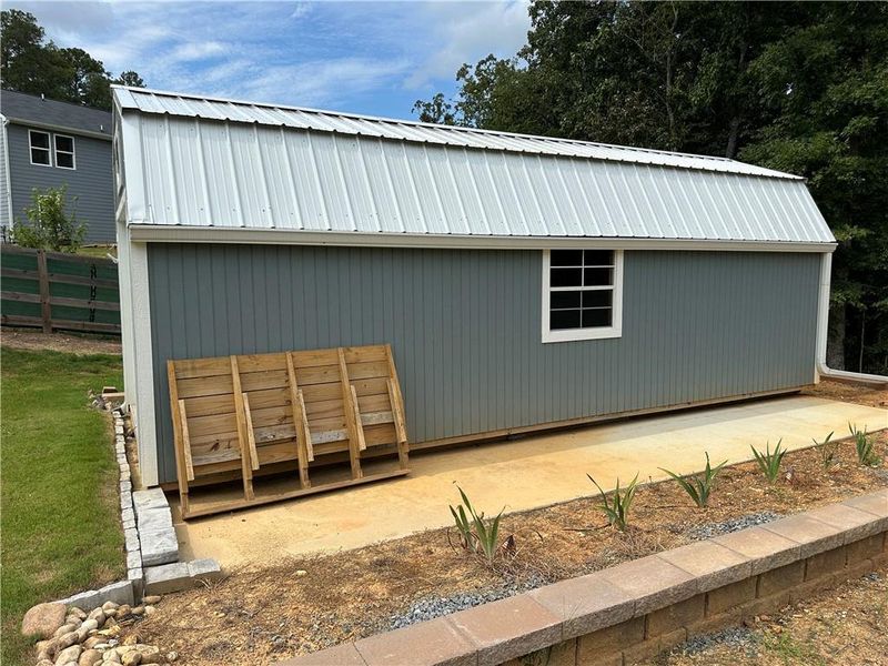 Exterior details and patio area of a home in , Cedartown (Image 26).
