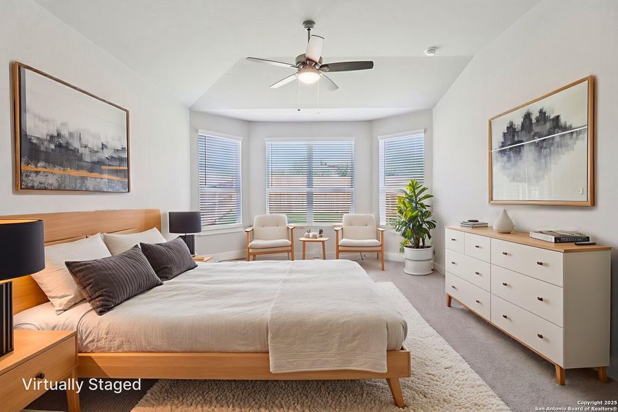 Furnished interior view inside a new home in Sagebrooke - Classic Series, San Antonio (Image 11).