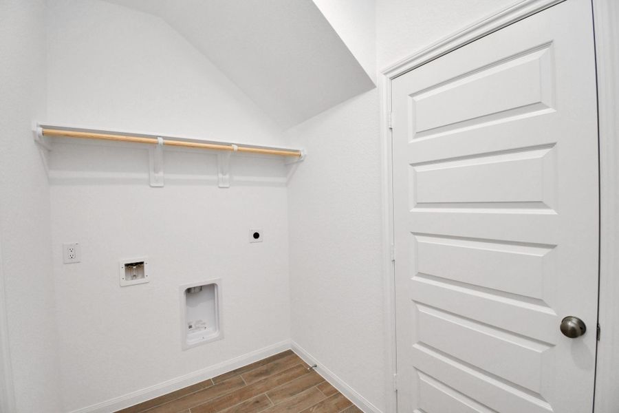 Spacious, unfurnished interior of a new home in Elyson, Katy (Image 36).