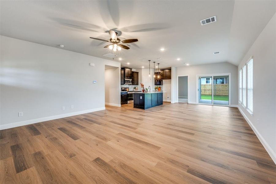 Spacious, unfurnished interior of a new home in , Hillsboro (Image 14).