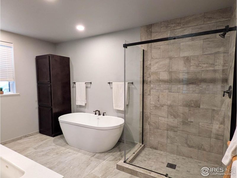 Furnished interior view inside a new home in , Nederland (Image 11).