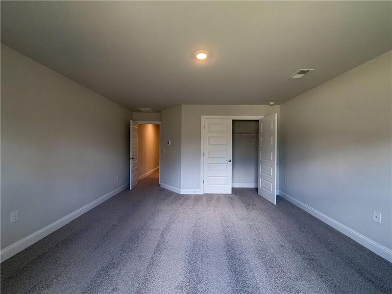 Spacious, unfurnished interior of a new home in Tuscany Hills, Douglasville (Image 35).