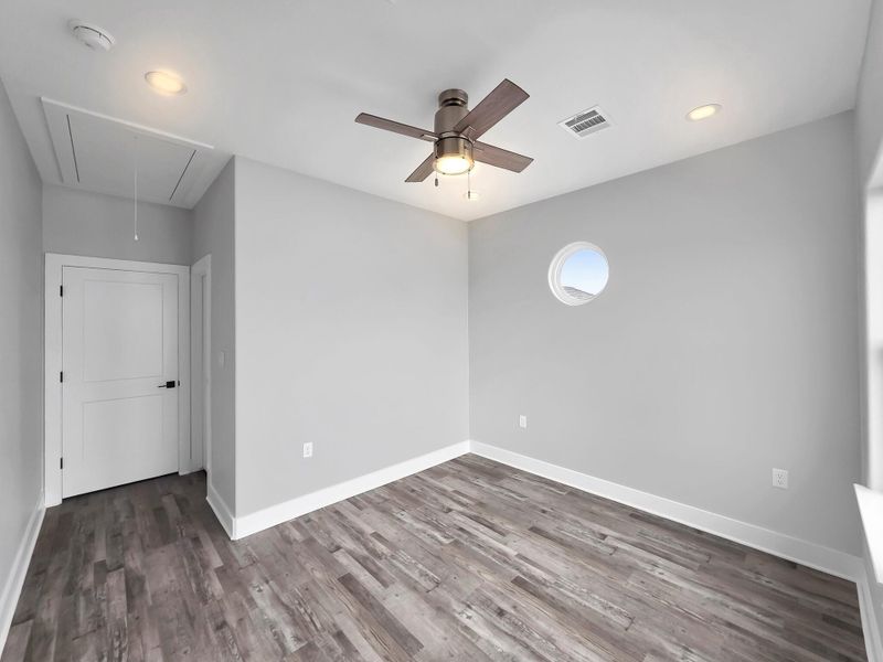 Spacious, unfurnished interior of a new home in , Bolivar (Image 34).