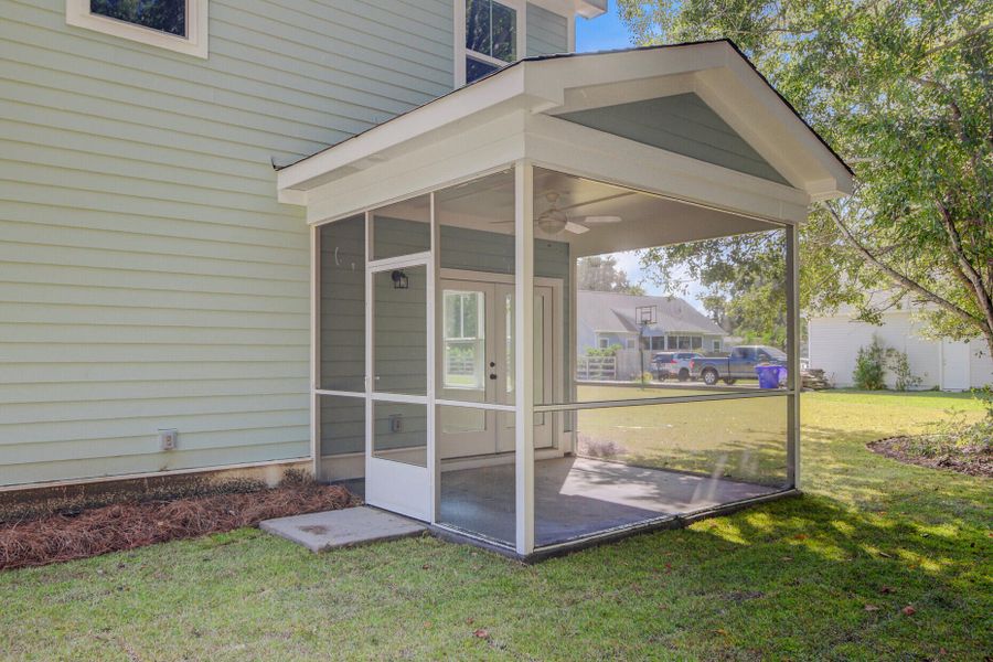 Exterior details and patio area of a home in , Charleston (Image 4).