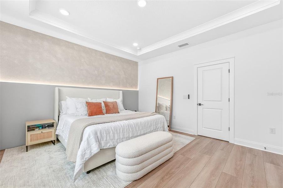 Furnished interior view inside a new home in , Winter Garden (Image 47).