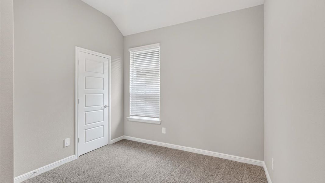 Spacious, unfurnished interior of a new home in Eden Ranch, Arlington (Image 21).