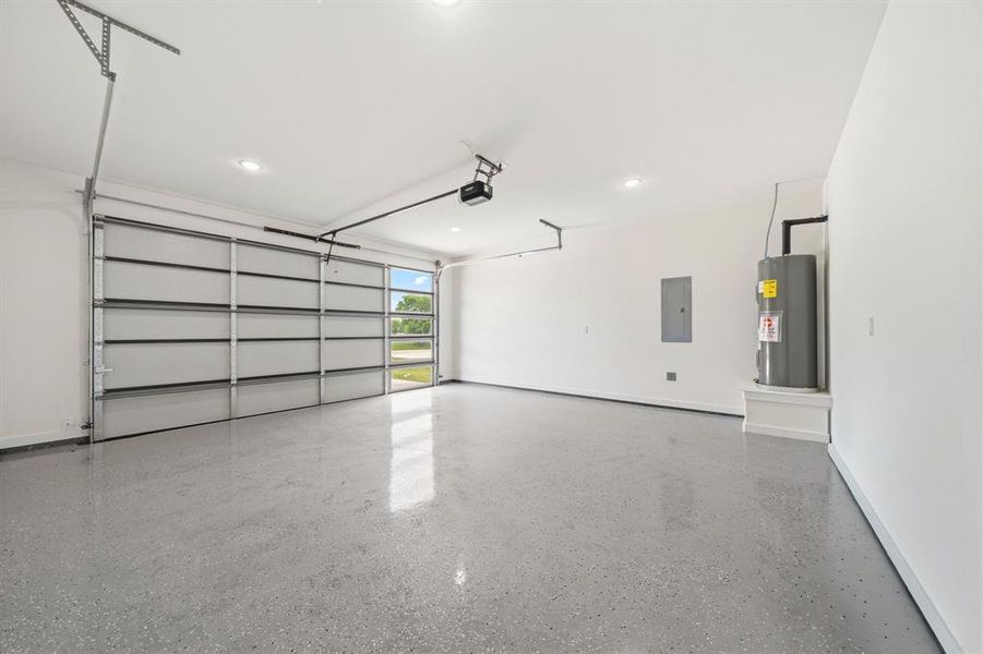 Spacious, unfurnished interior of a new home in , Hillsboro (Image 16).