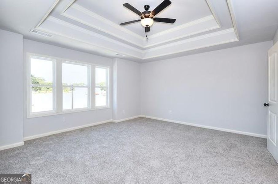 Spacious, unfurnished interior of a new home in , Hartwell (Image 12).