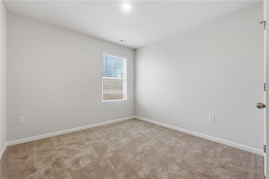 Spacious, unfurnished interior of a new home in Moss Creek, Hogansville (Image 22).